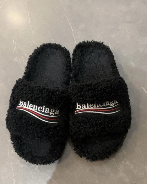 EM Sneakers Balenciaga Furry Slide Black reviewed by