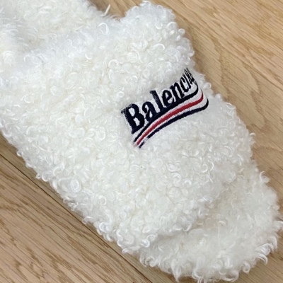 EM Sneakers Balenciaga Furry Slide White review Amanni Carr