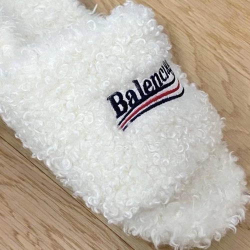 EM Sneakers Balenciaga Furry Slide White reviewed by