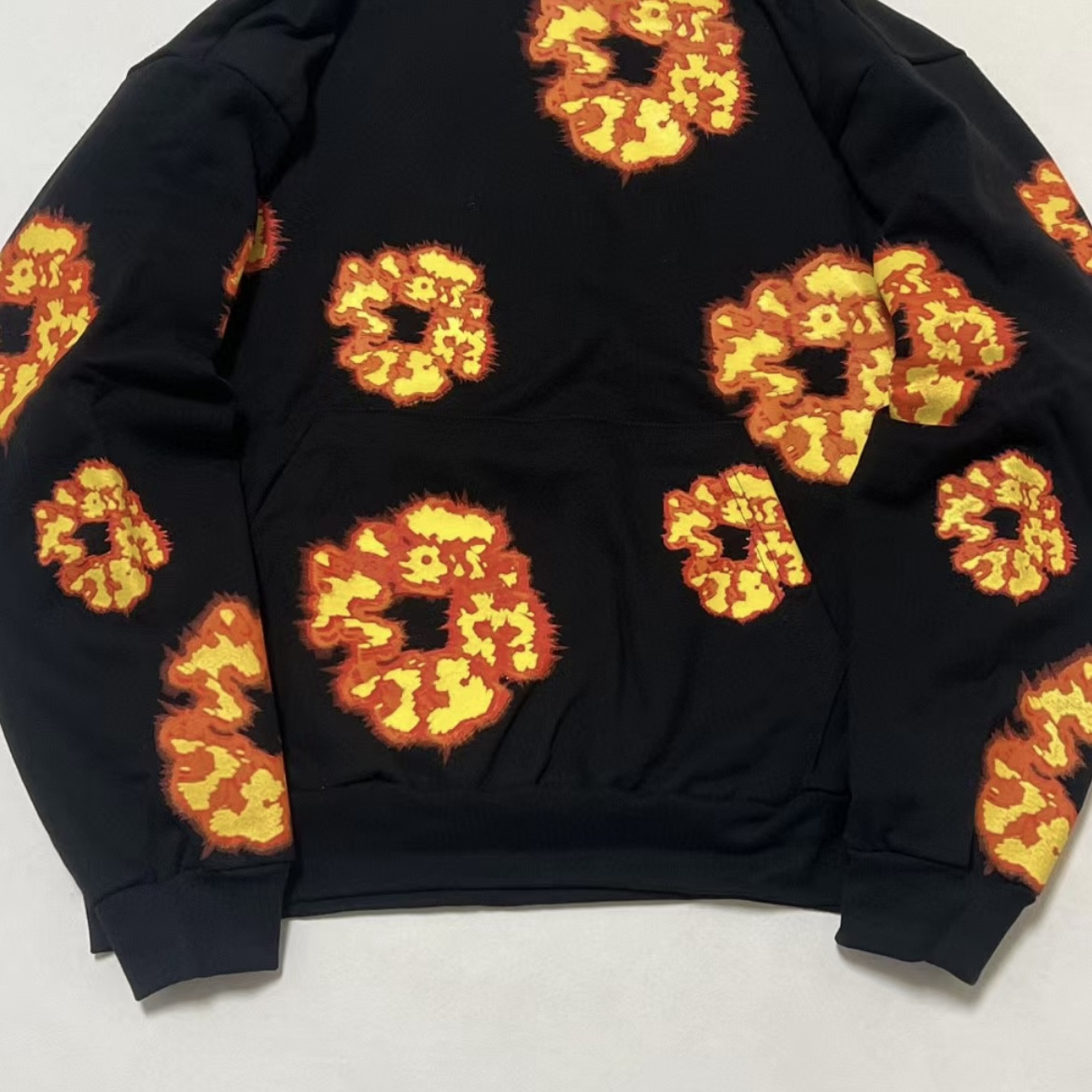 EM Sneakers Denim Tears x Offset Wreath Hoodie Black review 0