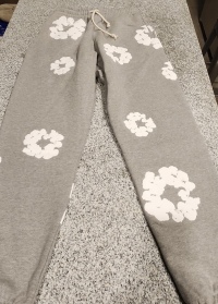 EM Sneakers Denim Tears The Cotton Wreath Sweatpants Grey review 0