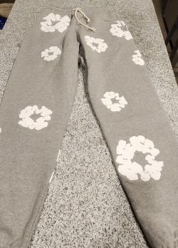 EM Sneakers Denim Tears The Cotton Wreath Sweatpants Grey review Wassemua Muel