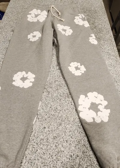 EM Sneakers Denim Tears The Cotton Wreath Sweatpants Grey review Wassemua Muel