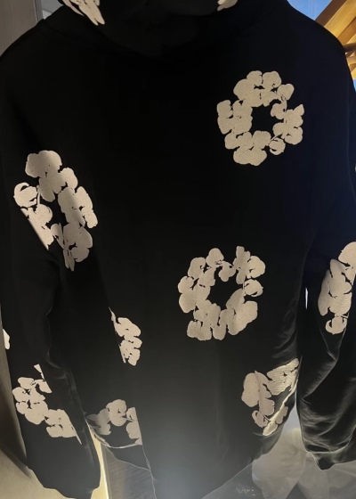 EM Sneakers Denim Tears The Cotton Wreath Sweatshirt Royal Black review Syrus Ellis
