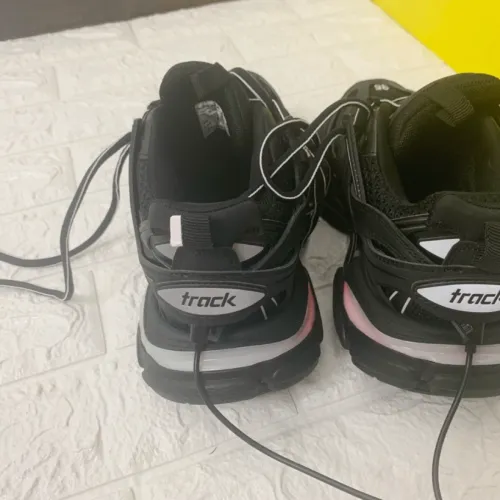 EM Sneakers Balenciaga Track LED Black review 