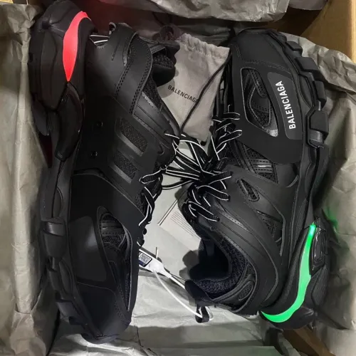 EM Sneakers Balenciaga Track LED Black review 