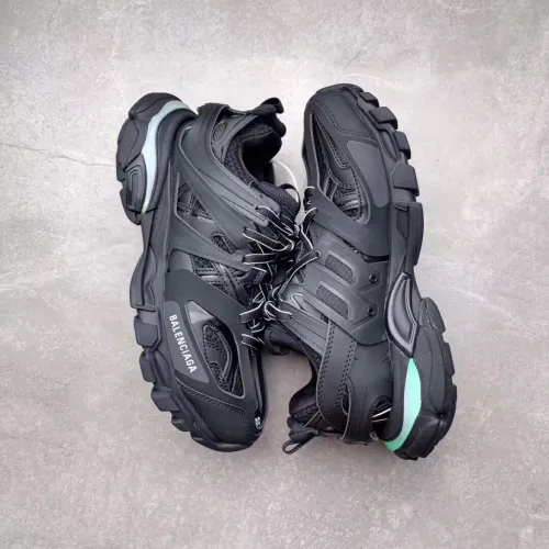 EM Sneakers Balenciaga Track LED Black review 