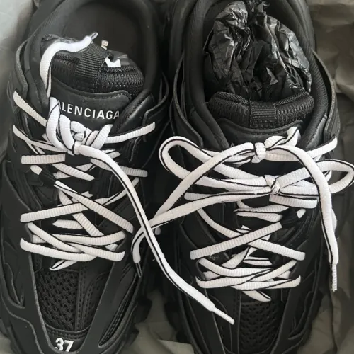EM Sneakers Balenciaga Track LED Black and White review 