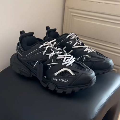 EM Sneakers Balenciaga Track LED Black and White reviewed by