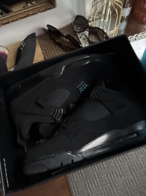 EM Sneakers Jordan 4 Retro Black Cat reviewed by