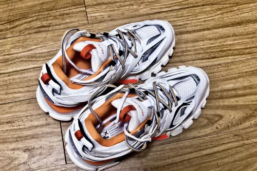 EM Sneakers Balenciaga Track LED White Orange review 
