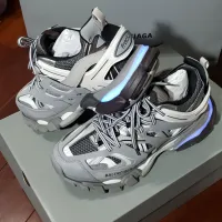 EM Sneakers Balenciaga Track LED Grey review 0