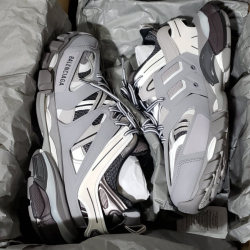 EM Sneakers Balenciaga Track LED Grey review Lay Neal