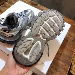 EM Sneakers Balenciaga Track LED Grey review Jayden Rivera
