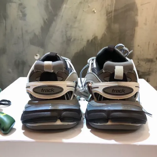 EM Sneakers Balenciaga Track LED Grey review 