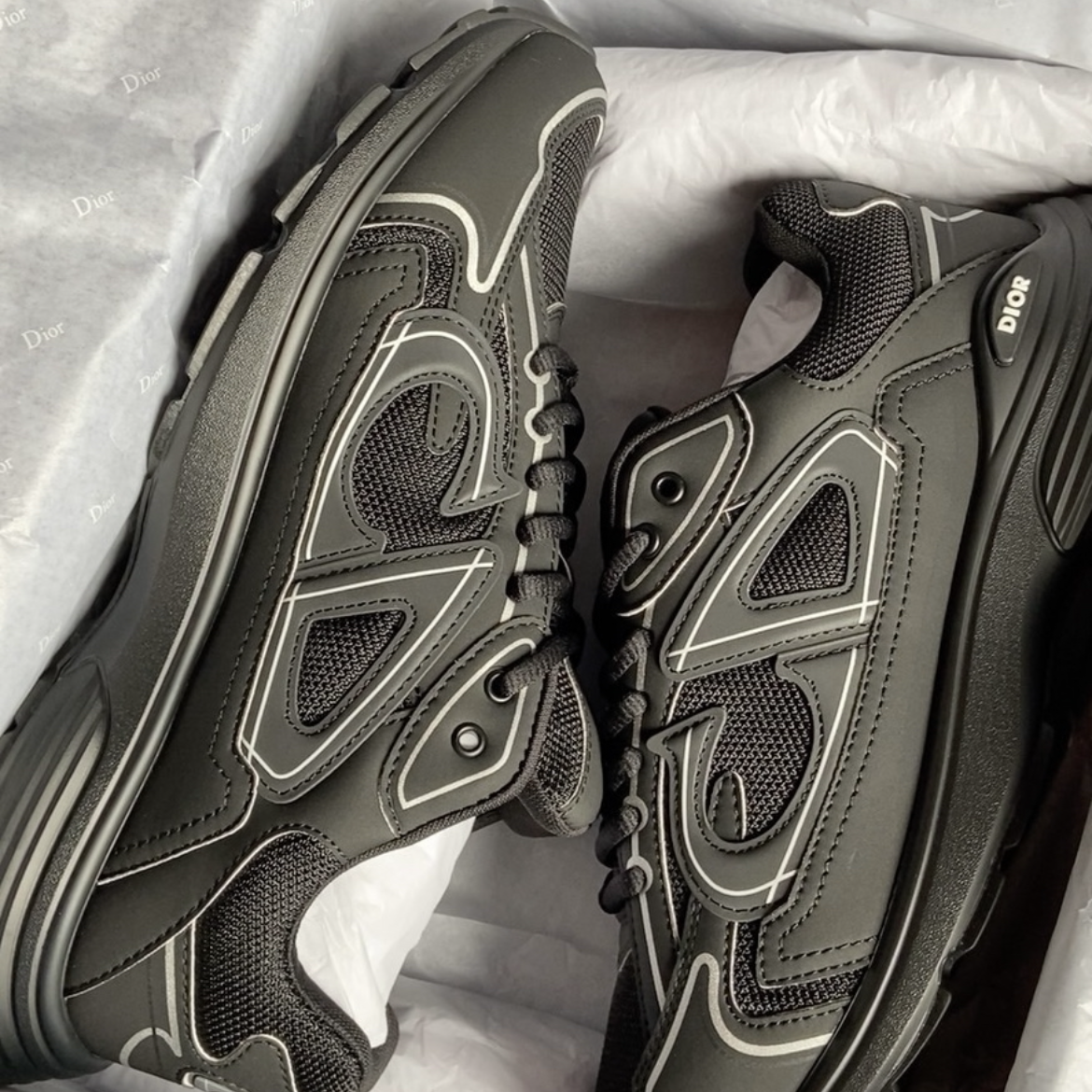EM Sneakers Dior B30 Triple Black New Reflective review 0