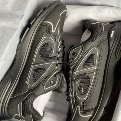 EM Sneakers Dior B30 Triple Black New Reflective review Alexander Beernaert