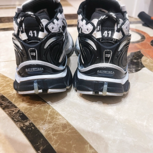 EM Sneakers Balenciaga Runner Black White reviewed by