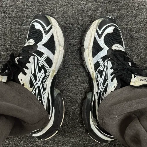 EM Sneakers Balenciaga Runner Black White review 