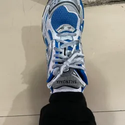 EM Sneakers Balenciaga Runner White Blue review Tiffany Robert