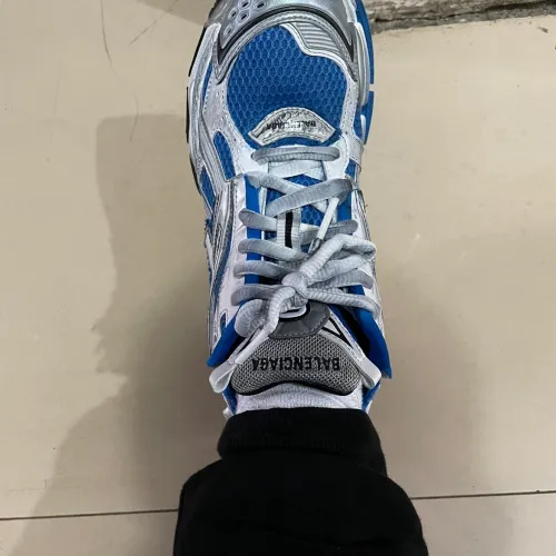 EM Sneakers Balenciaga Runner White Blue review 