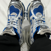 EM Sneakers Balenciaga Runner White Blue review 0