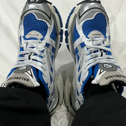 EM Sneakers Balenciaga Runner White Blue review 