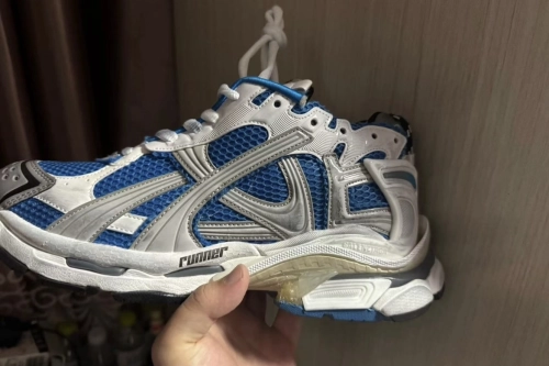 EM Sneakers Balenciaga Runner White Blue reviewed by