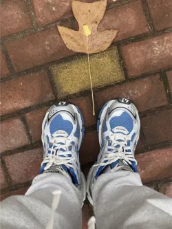 EM Sneakers Balenciaga Runner White Blue review Miklos Fabian