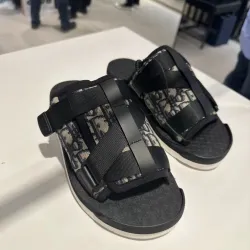 EM Sneakers Dior Alpha Sandal Oblique Half Flower review Sheelsy Rodriguez