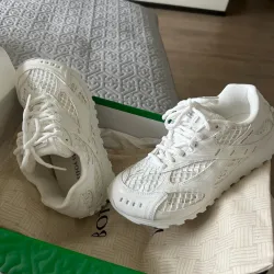 EM Sneakers Bottega Veneta Orbit White review Alonso Baeza