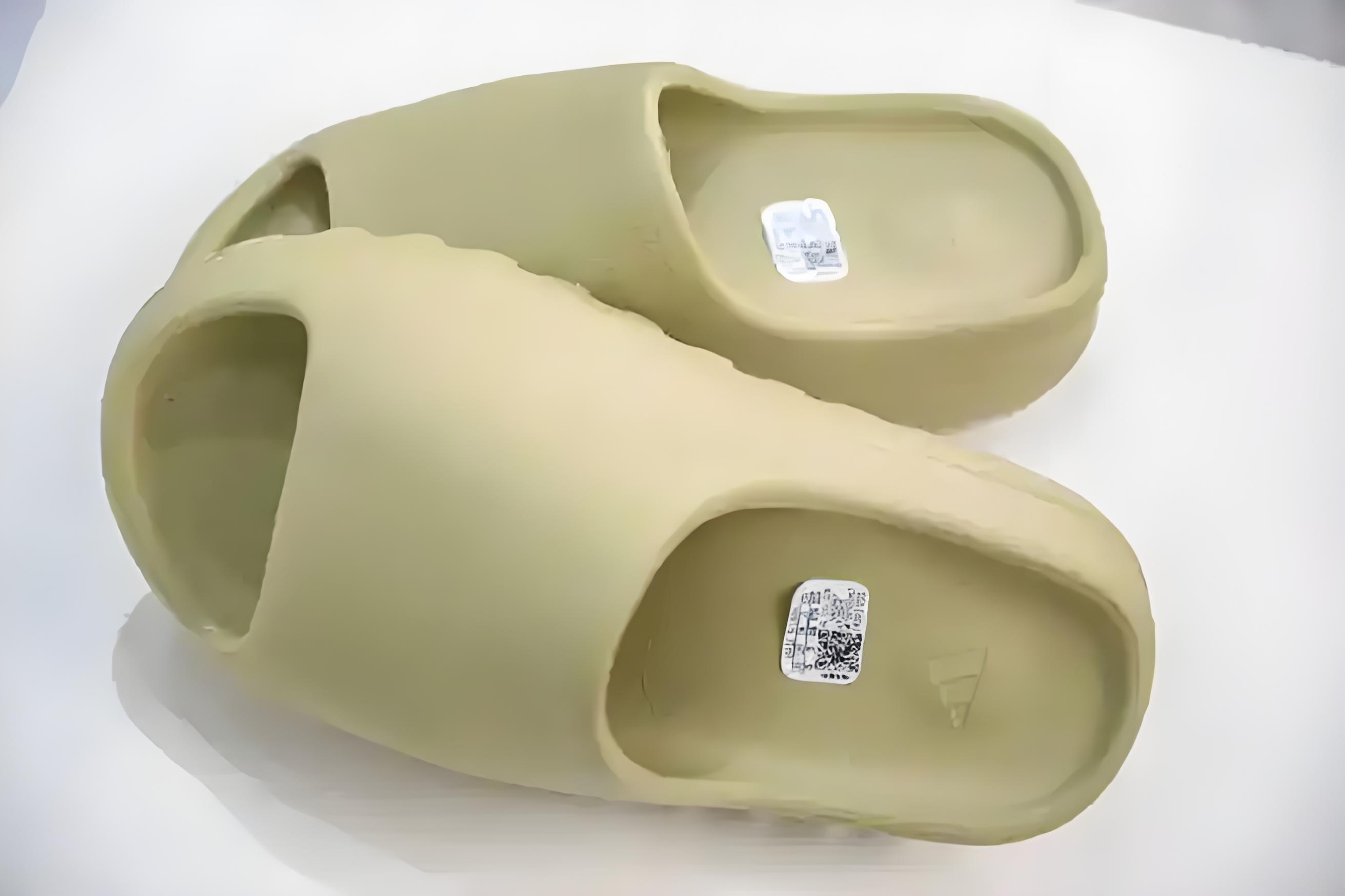 EM Sneakers Adidas Yeezy Slide Resin review 0