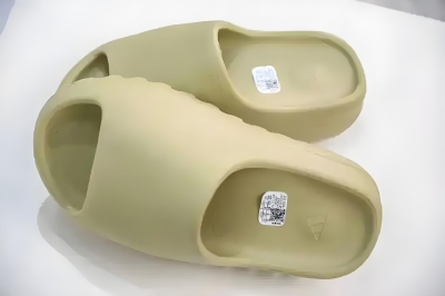 EM Sneakers Adidas Yeezy Slide Resin review Steven Quispe