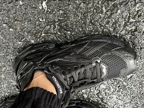 EM Sneakers Balenciaga Runner Black review 