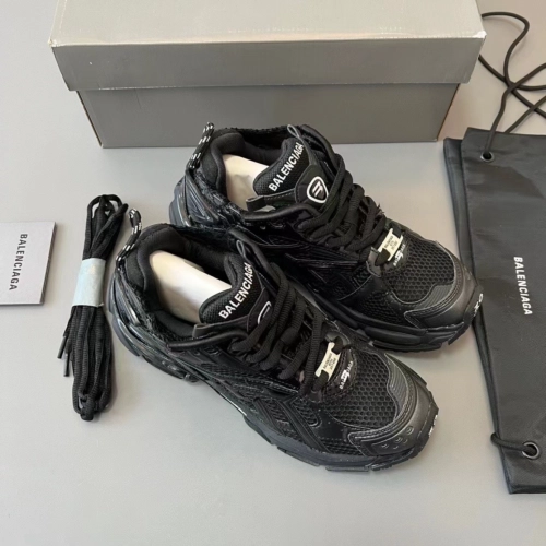 EM Sneakers Balenciaga Runner Black reviewed by