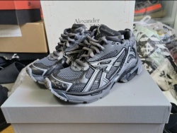 EM Sneakers Balenciaga Runner Dark Grey Black review Omar Ramos