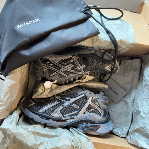 EM Sneakers Balenciaga Runner Dark Grey Black review Tyrus Simmons