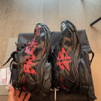 EM Sneakers Balenciaga Runner Red Characters review 1