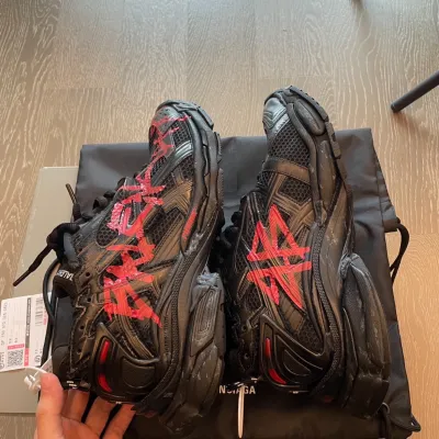 EM Sneakers Balenciaga Runner Red Characters review Lynn Jankovic 01