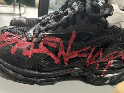 EM Sneakers Balenciaga Runner Red Characters review Ilay Golan