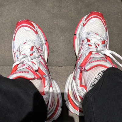 EM Sneakers Balenciaga Runner White Red review Jaylin Washington