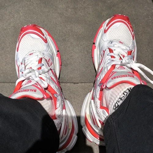 EM Sneakers Balenciaga Runner White Red reviewed by