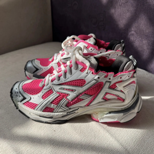 EM Sneakers Balenciaga Runner White Red Powder review 