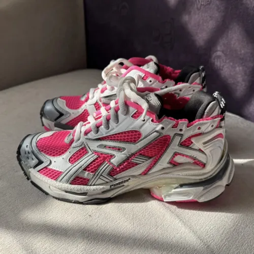 EM Sneakers Balenciaga Runner White Red Powder review 