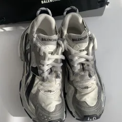 EM Sneakers Balenciaga Runner Grey White Black review Dorian Rhodes