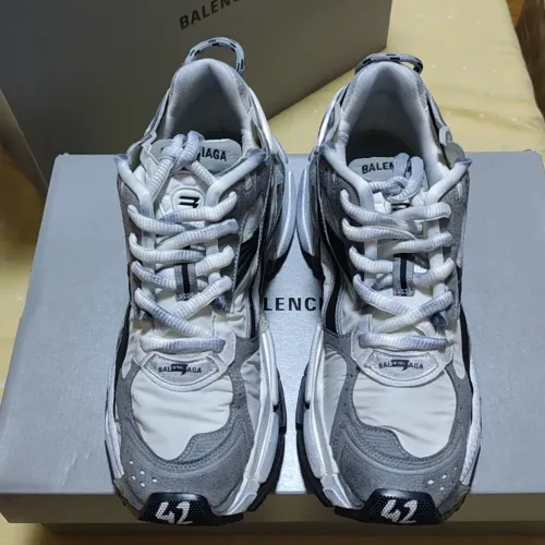 EM Sneakers Balenciaga Runner Grey White Black review 