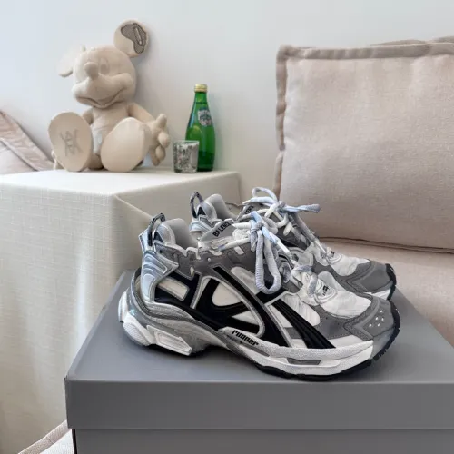 EM Sneakers Balenciaga Runner Grey White Black review 