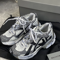 EM Sneakers Balenciaga Runner Grey White Black review 0