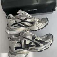 EM Sneakers Balenciaga Runner Grey White Black review 0