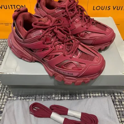 EM Sneakers Balenciaga Track Red(Without LED) review Rume Odafe 01